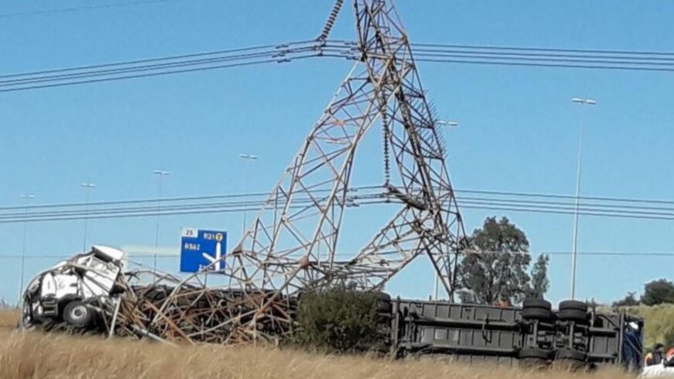The R21 between Olifantsfontein Road and Nellmapius Drive was closed off after a truck collided into a high voltage pylon in May.