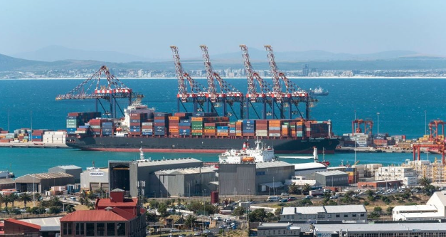 Box moves down as wind and bad weather continue to lash ports